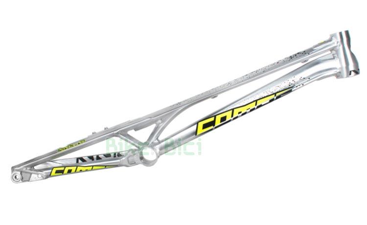 FRAME TRIAL COMAS KALA 1070 mm 26 INCHES - Frame Comas Kala for 26 inches bikes. Made in high quality 6061-T6 aluminium. For rim brake systems. Available in 1070 mm of length. Finished in polished with Comas graphics in yellow fluor. 1670 grams of weight.