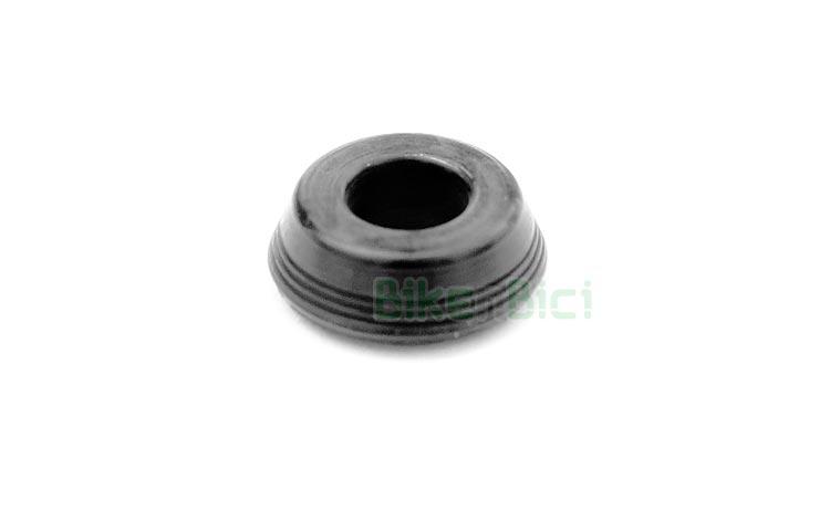PRIMARY PISTON SEAL HOPE TECH 4 MASTER CYLINDER  - Original Hope primary piston seal for it Tech 4 master cylinders range. Compatible with all Tech 4 Hope brakes series. Refill oil and purge system after replacement needed. Original Hope spare part. Black rubber finished.